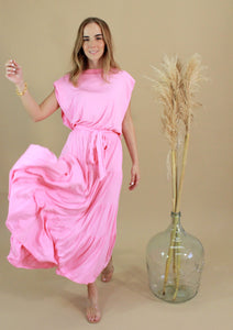 Vestido rosa con hombreras